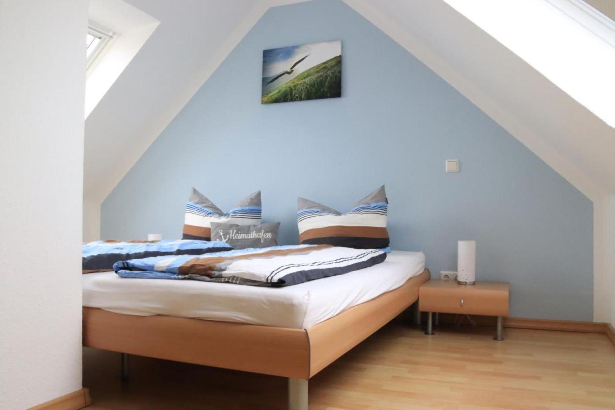 Ferienwohnung Mit Seeblick Und Schwimmbadnutzung In Куксхавен Екстериор снимка