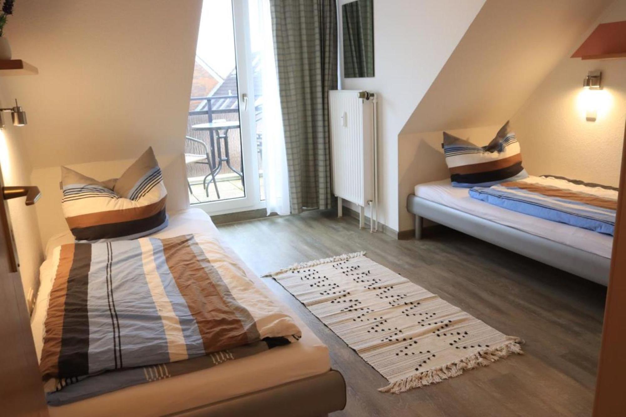 Ferienwohnung Mit Seeblick Und Schwimmbadnutzung In Куксхавен Екстериор снимка